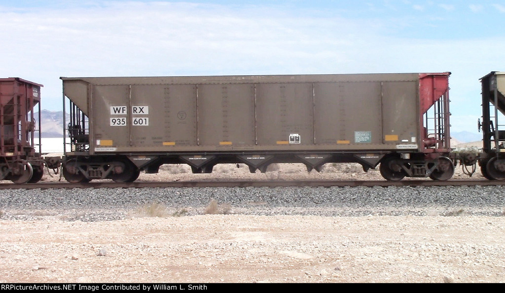 EB Unit Empty Hooper Frt at Erie NV  07-28-2022 -34